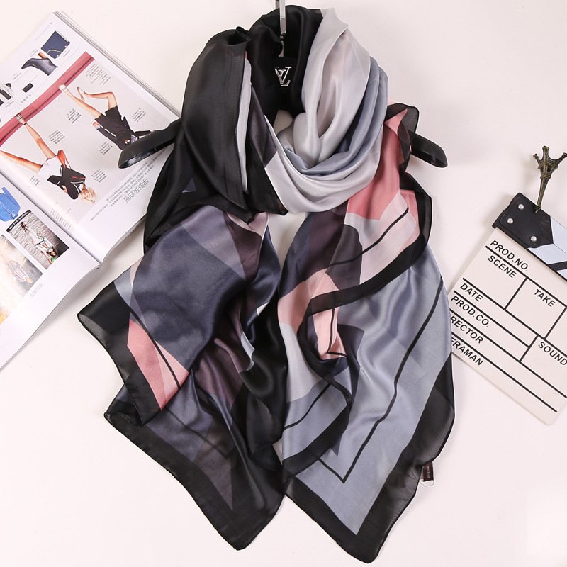Luxurious European & American Street-Style Scarf for Women