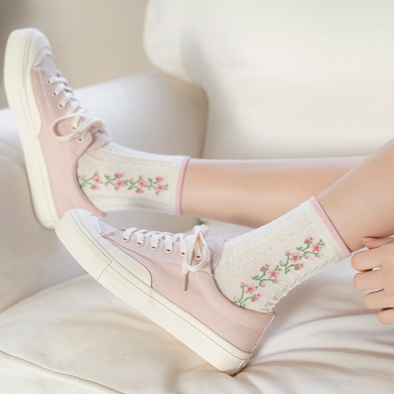Adorable Cartoon Flower Socks for Women