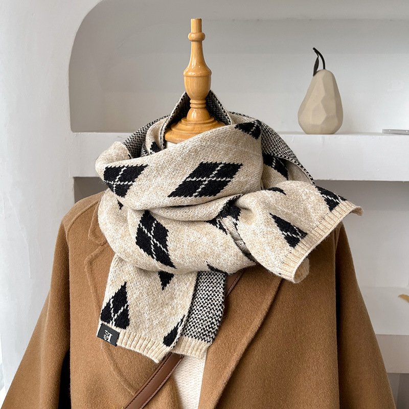 Warm Rhombic Scarf