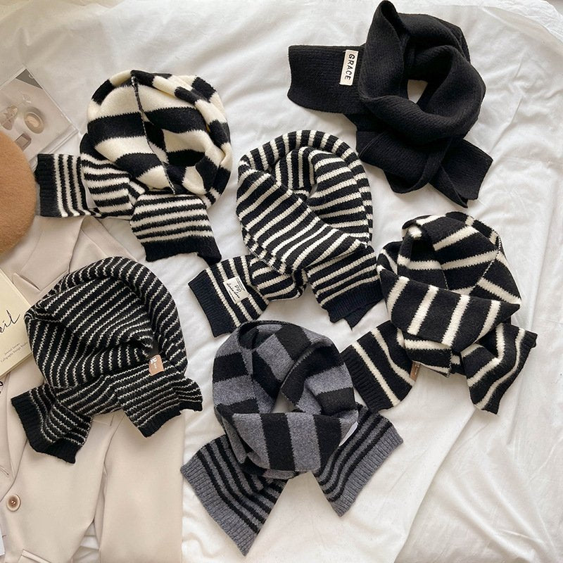 Windproof Women's Knit Scarf for Cold Weather