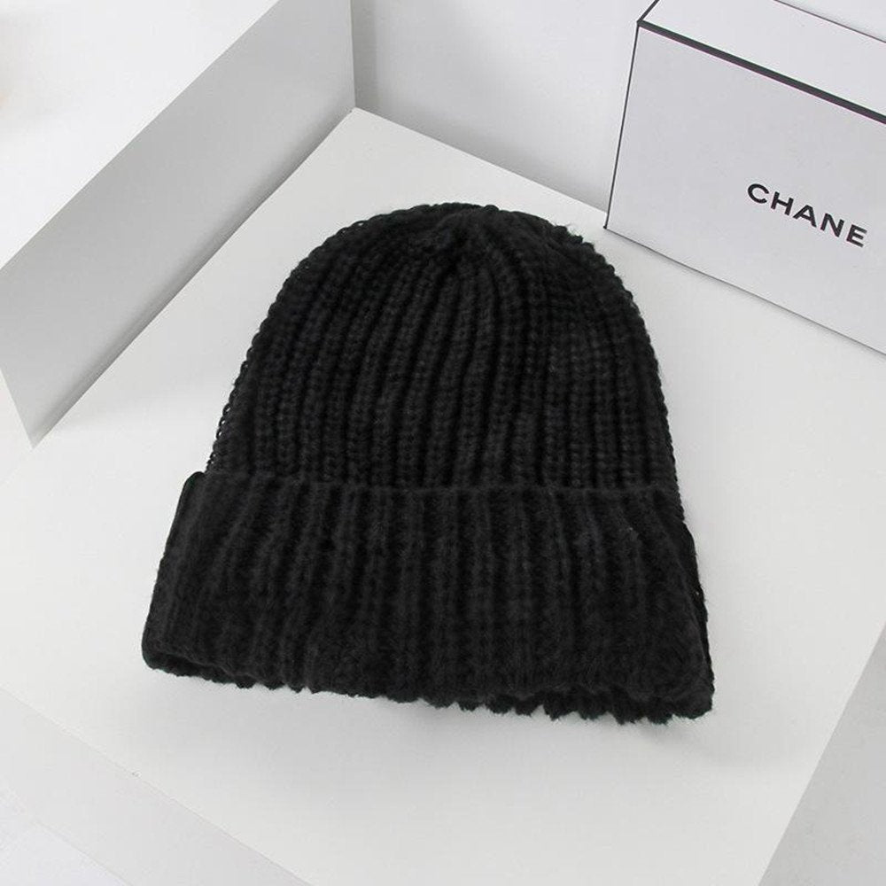 Stay Warm in Style - Oversized Wool Knitted Hat