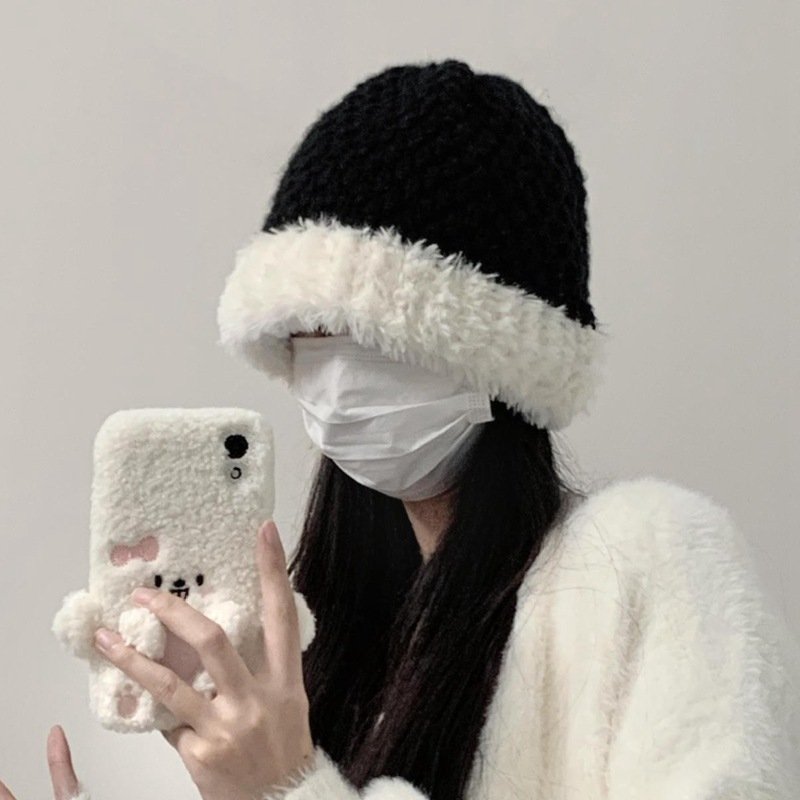 Women's Cozy Hand-Knit Hats