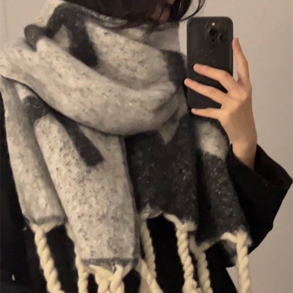 Warmth Everywhere Shawl Bib Scarf for Winter