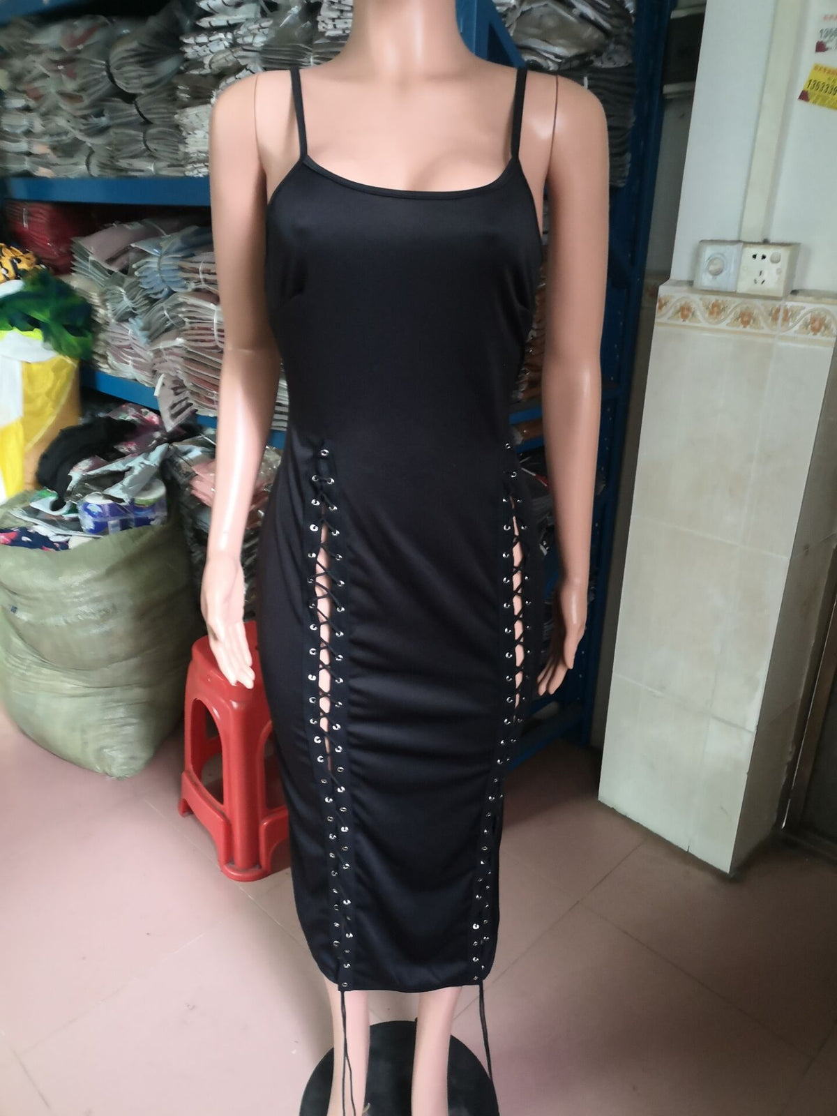 Chic Knitted Sling Midi Dress with Stylish Hip Detail