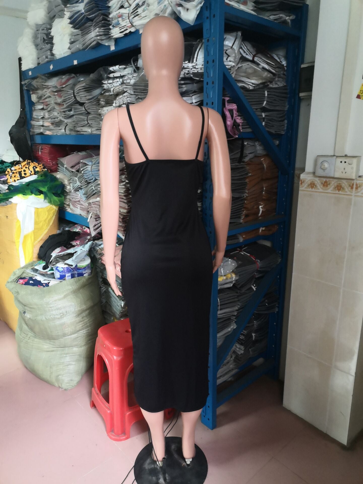 Chic Knitted Sling Midi Dress with Stylish Hip Detail