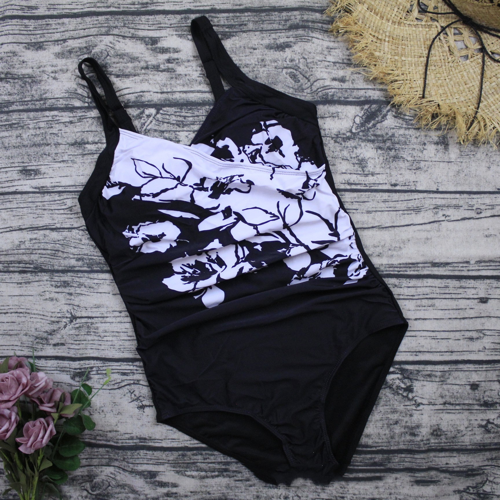 Chic White Pattern Plus Size Swimsuit for Women
