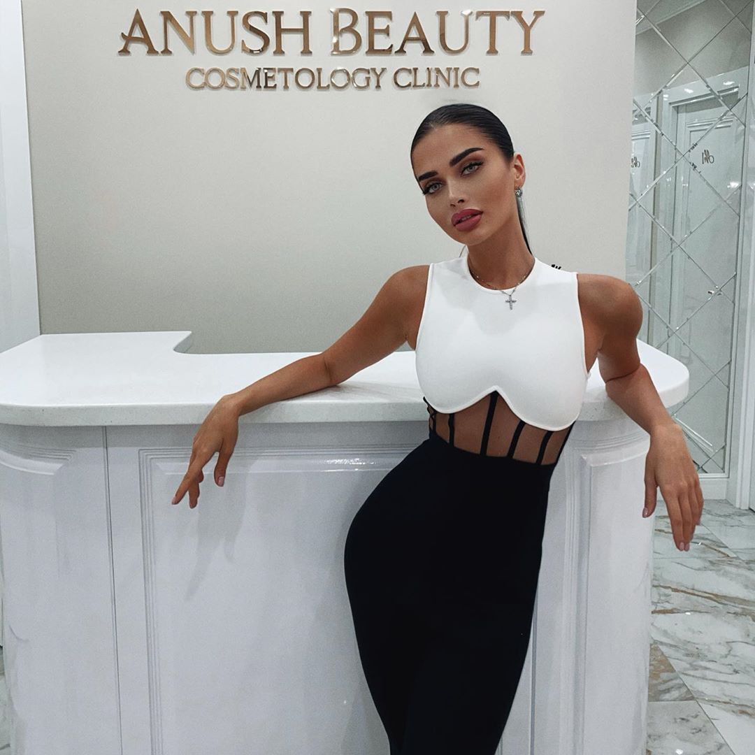 Elegant Black & White Evening Jumpsuit for Women