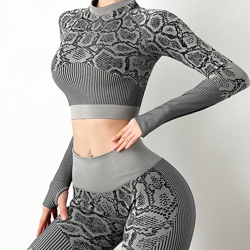Seamless Knit Long Sleeve Yoga Suit for Women