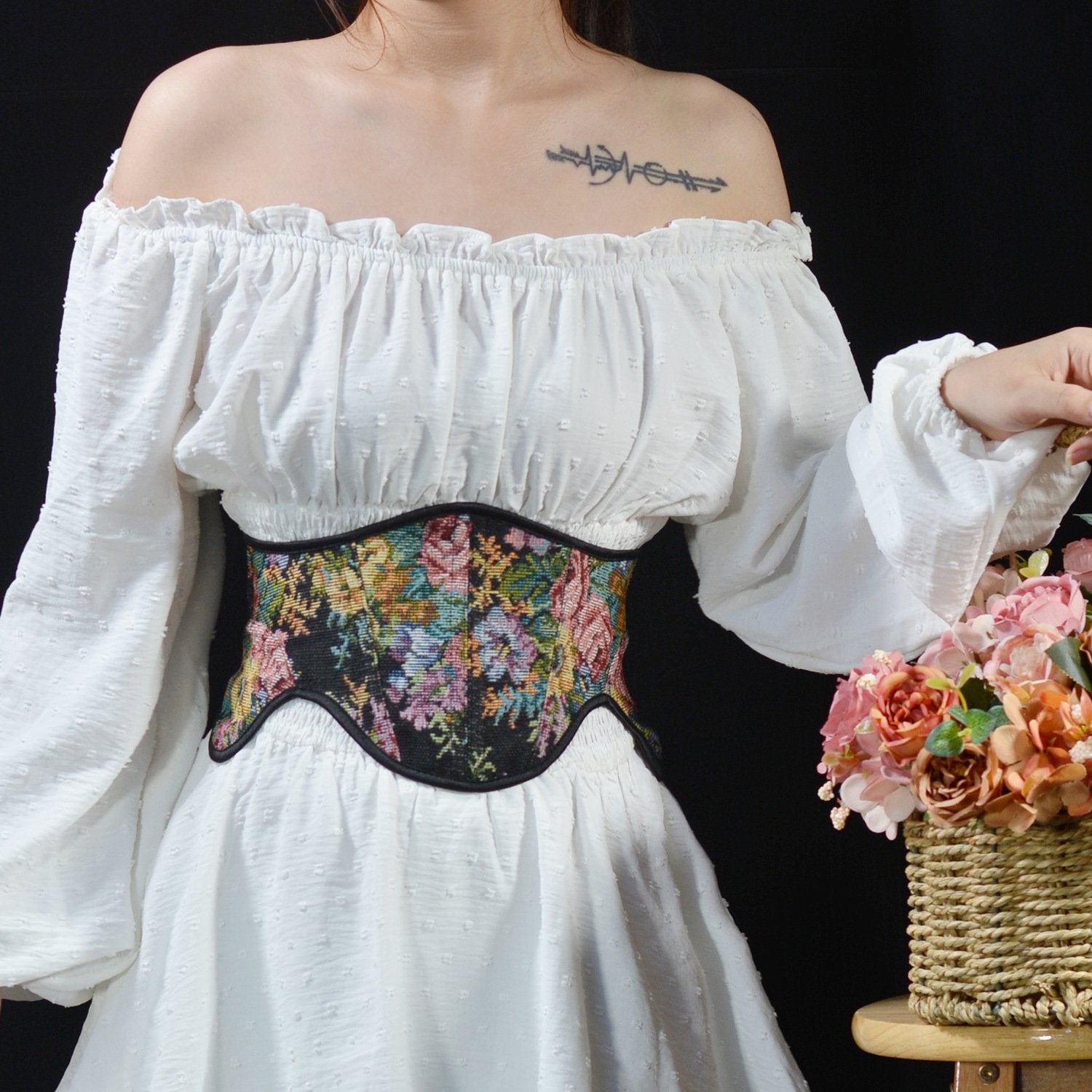 Garden Belt with Fishbone Support Strap - Stylish Waist Belt for All Occasions