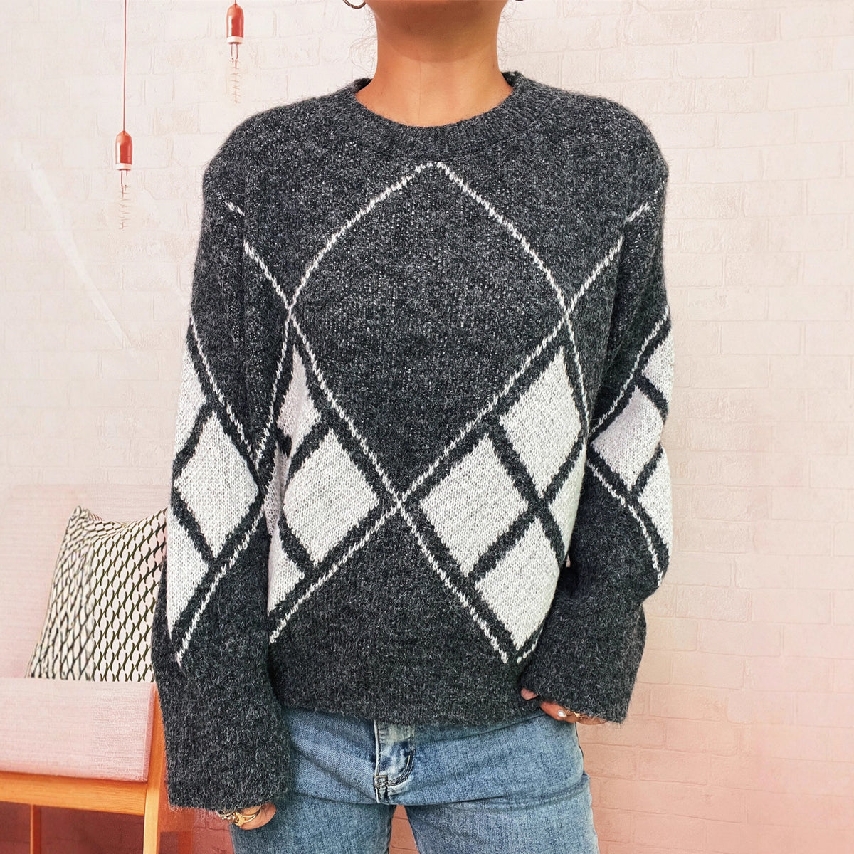 Women's Color-blocking Diamond Pattern Sweater