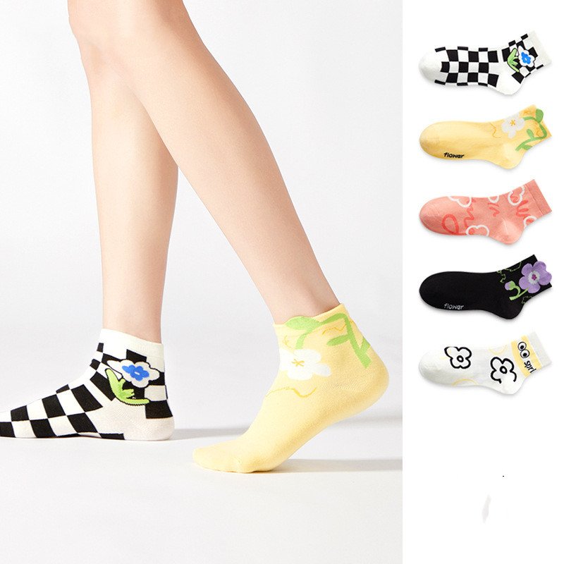 Trendy Floral Short Socks for Women