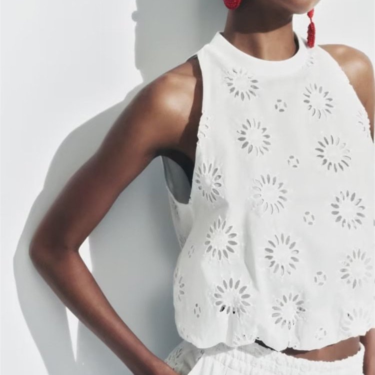White High-Waist Embroidered Skirt Set