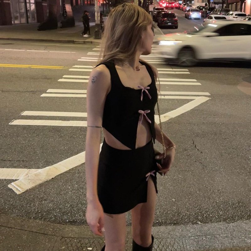 Short European-Style Bowknot Skirt Outfit for Women
