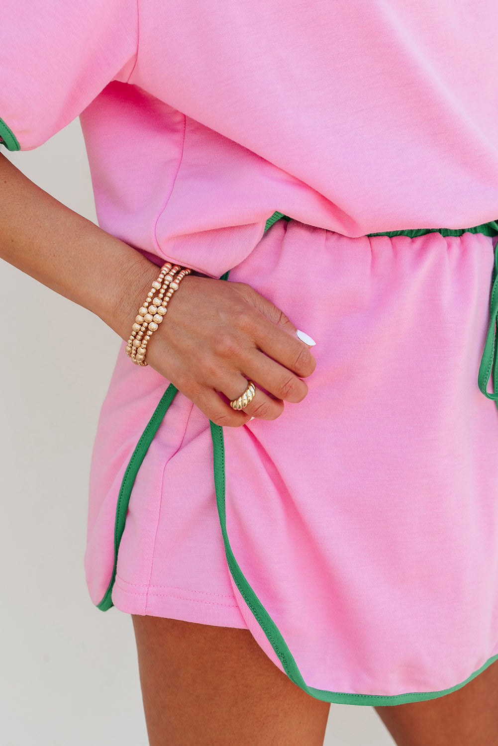 Bonbon 2-teiliges Set aus T-Shirt und Skort mit Farbblock-Kante und überschnittener Schulter