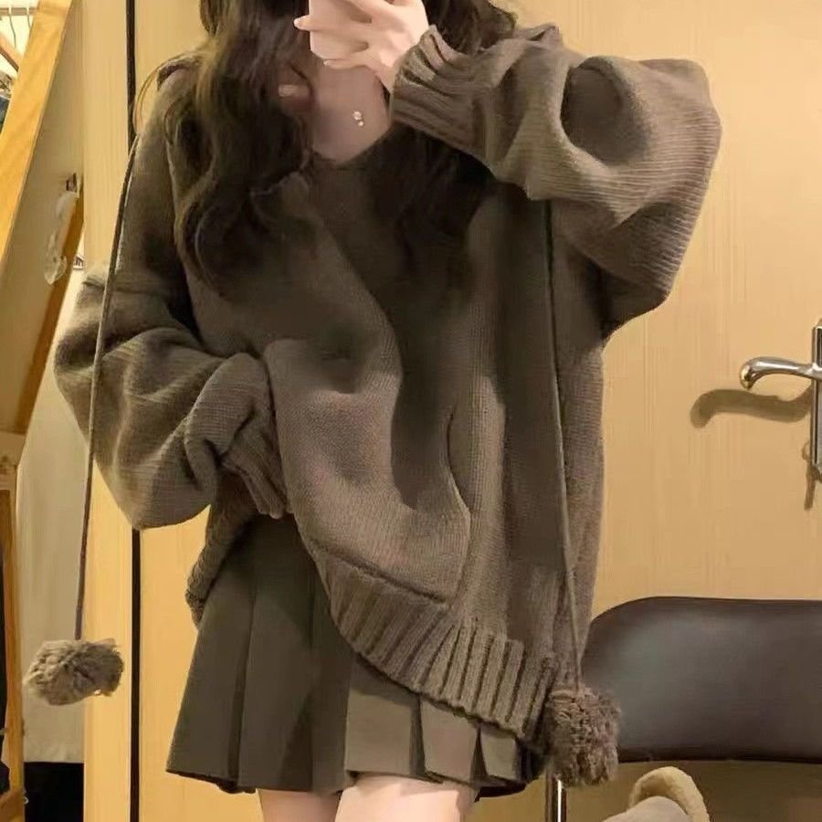 Stylish 2-piece Winter Set: Hooded Sweater & Pleated Skirt