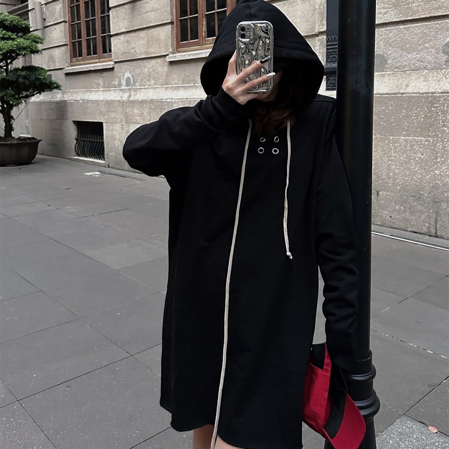 Cozy Black Fleece-Lined Drawstring Pullover Hoodie