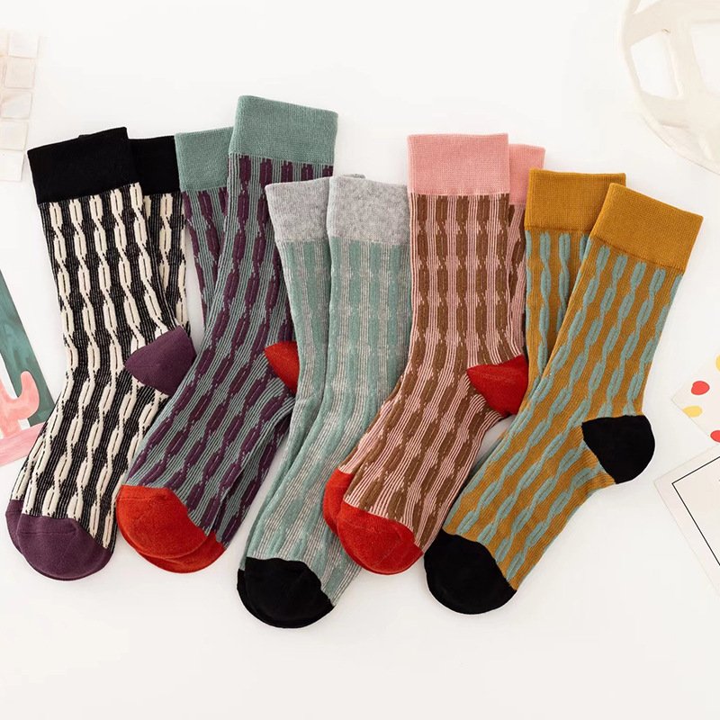 Contrast Color Twist 3D Socks for Women