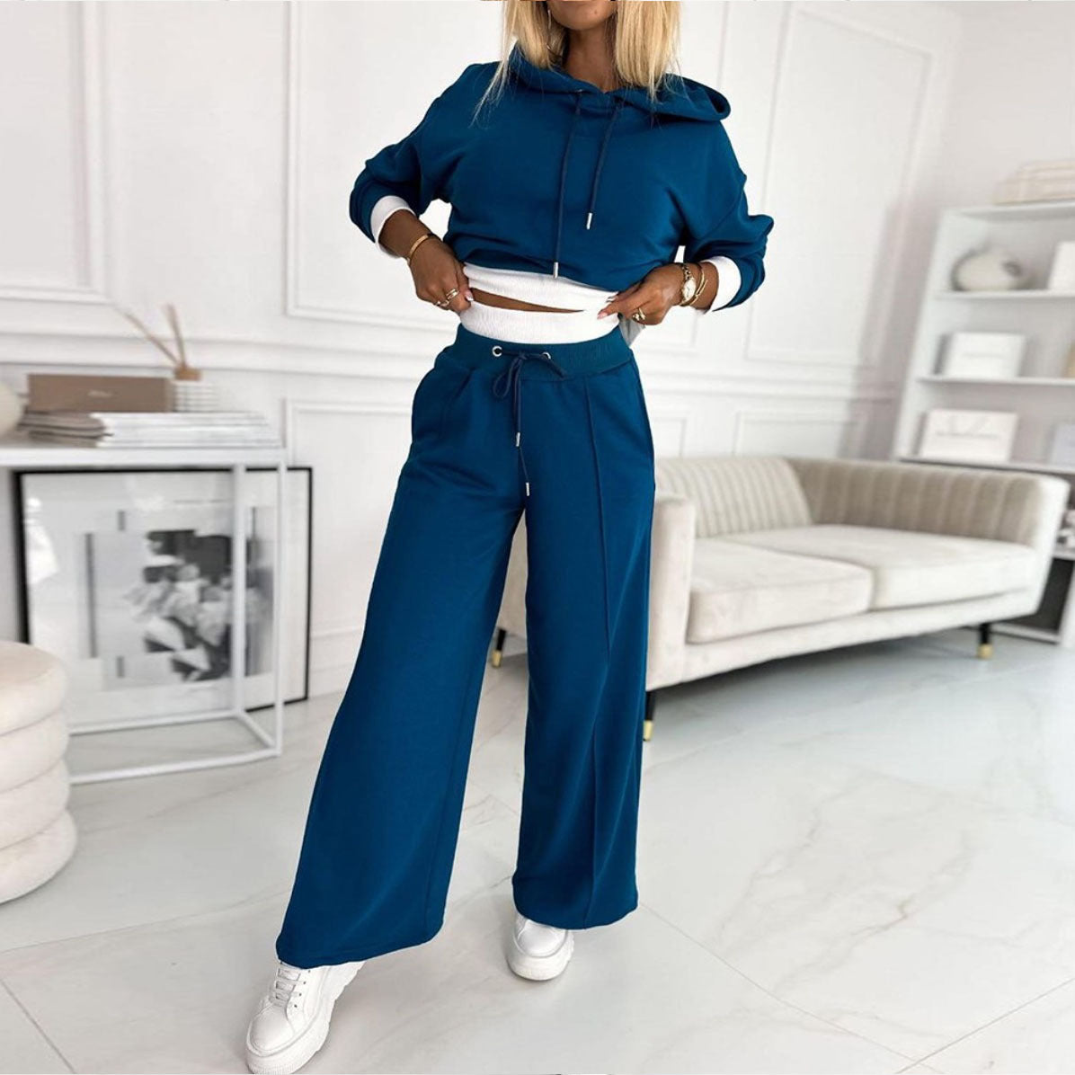 Women's Sporty Casual Hoodie and Pocket Sweatpants Set
