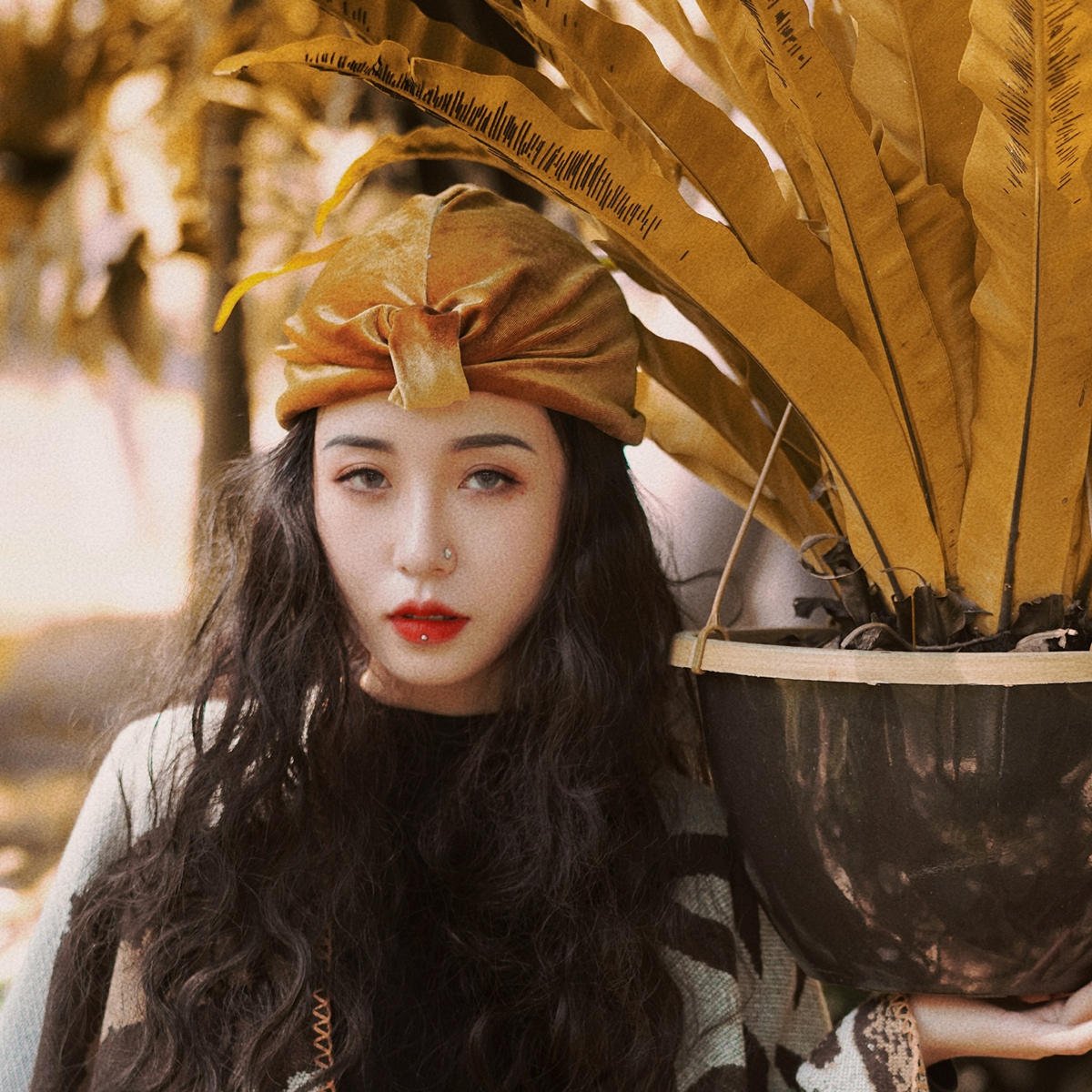 Vintage Gold Velvet Travel Headscarf Hat for Women