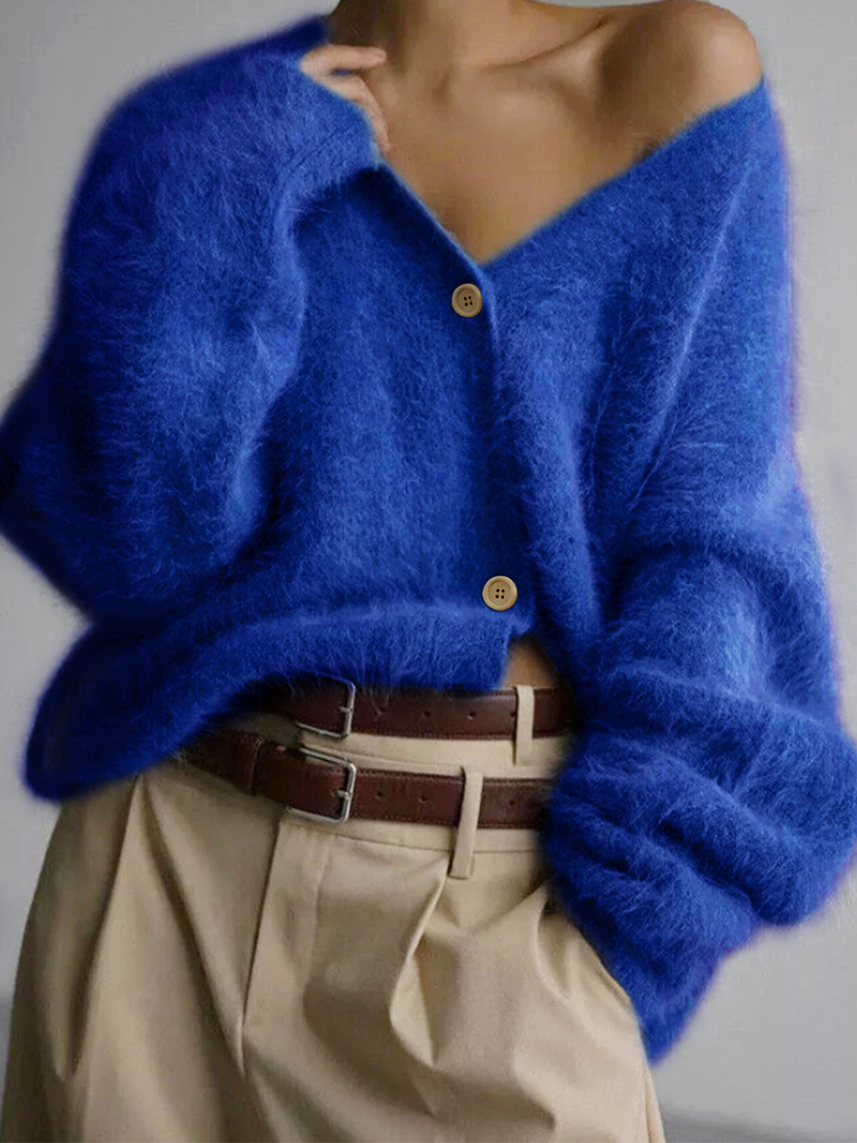 Knitted Outerwear V-neck Buttoned Long-sleeve Cardigan for Autumn and Winter