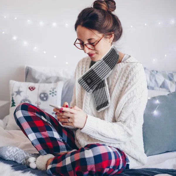 Warmth on Demand: 3 Heating Modes Unisex Scarf