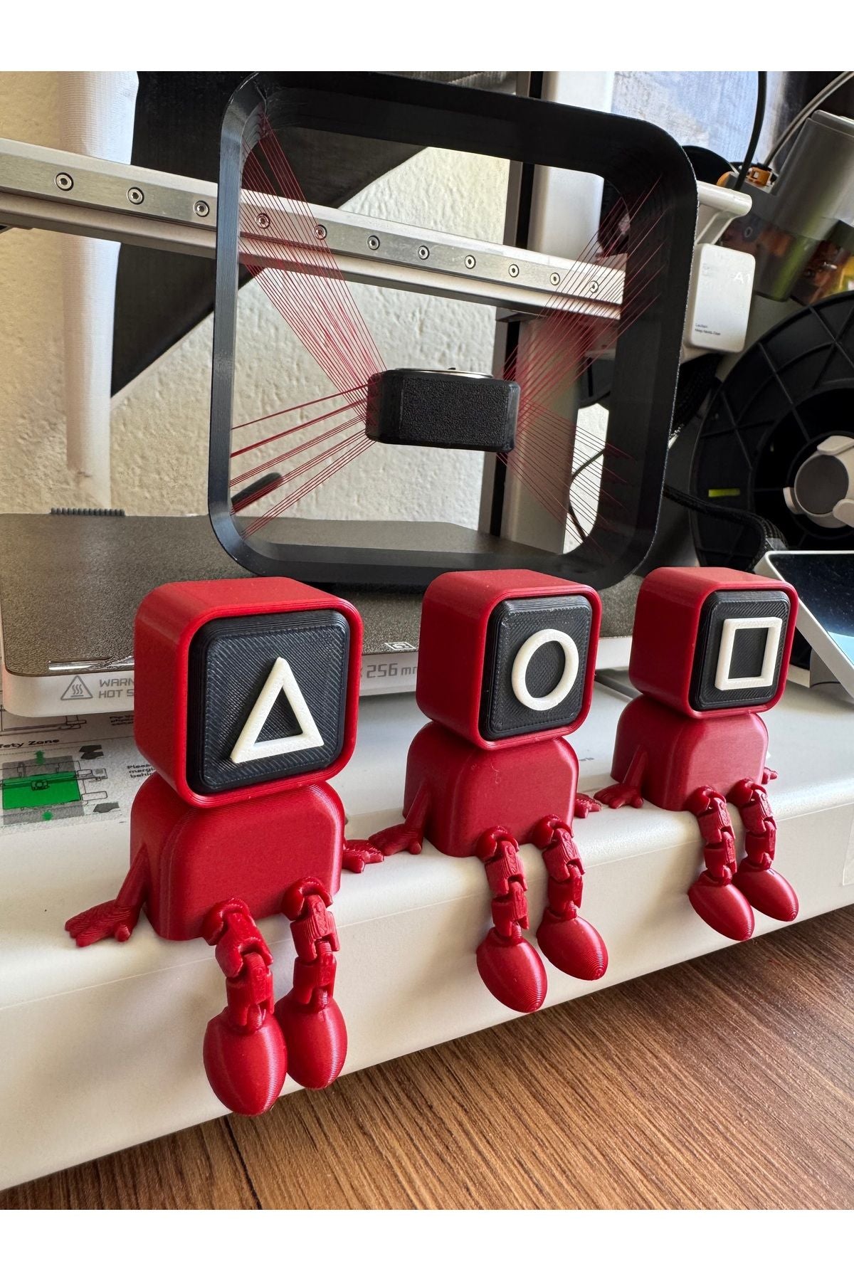 Squid Game 3-teiliger Sitzfigur-3D-Druck