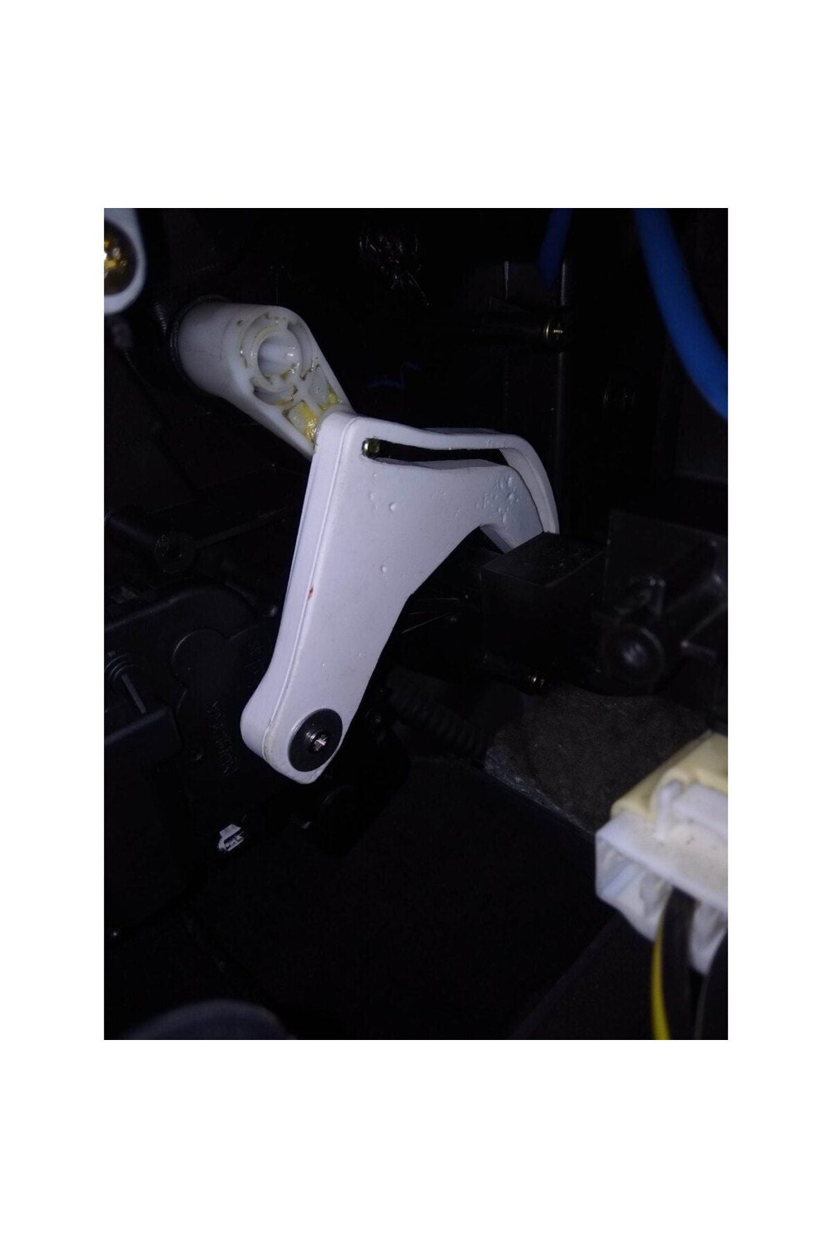 Toyota corolla compatible verso heater connection plastic