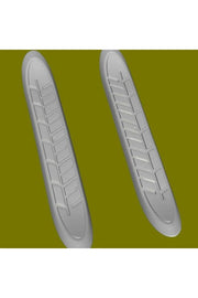 Left+right piece placed on the car sill