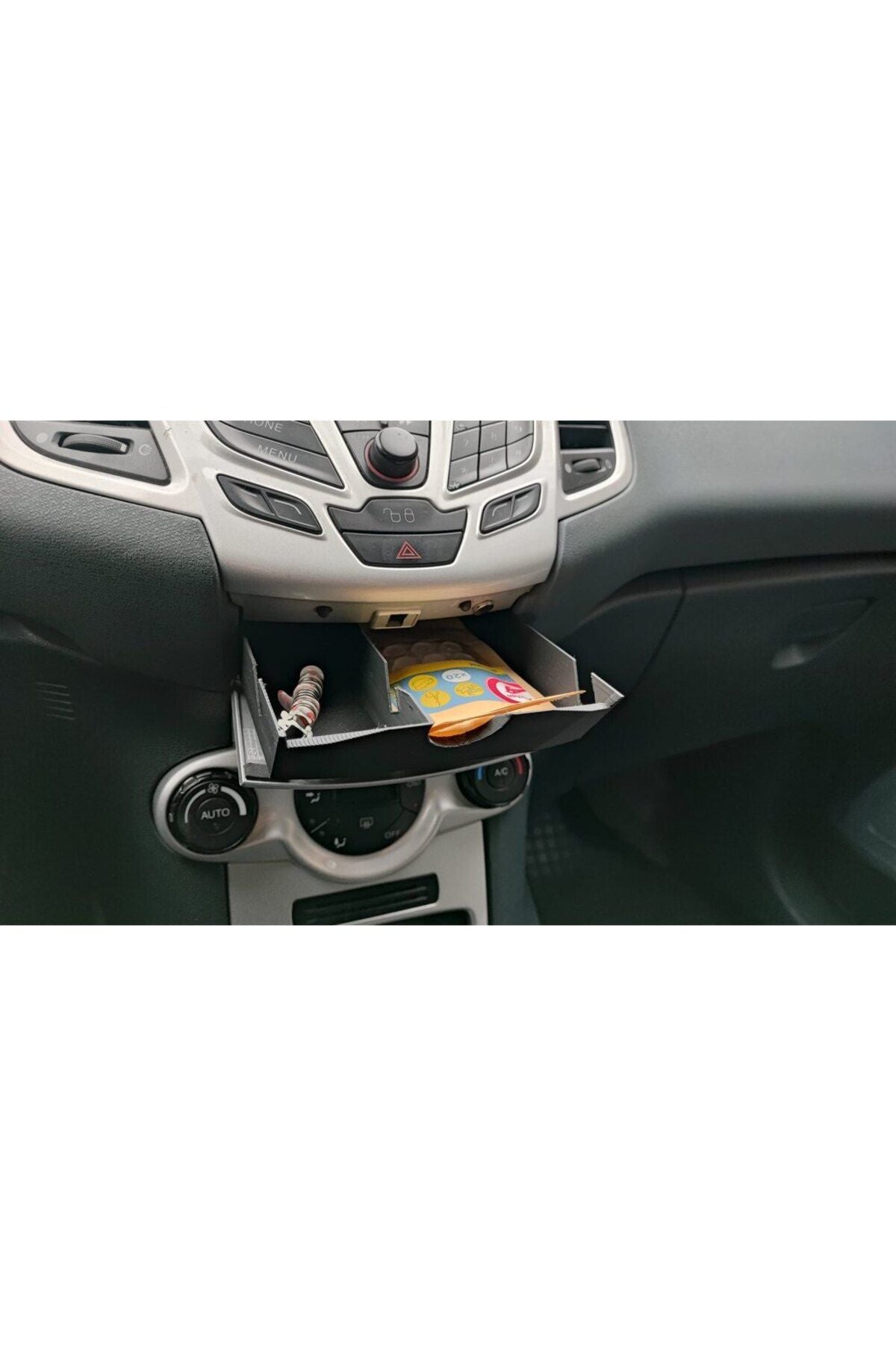 Ford Fiesta 09-12 Kompatibler Materialbehälter