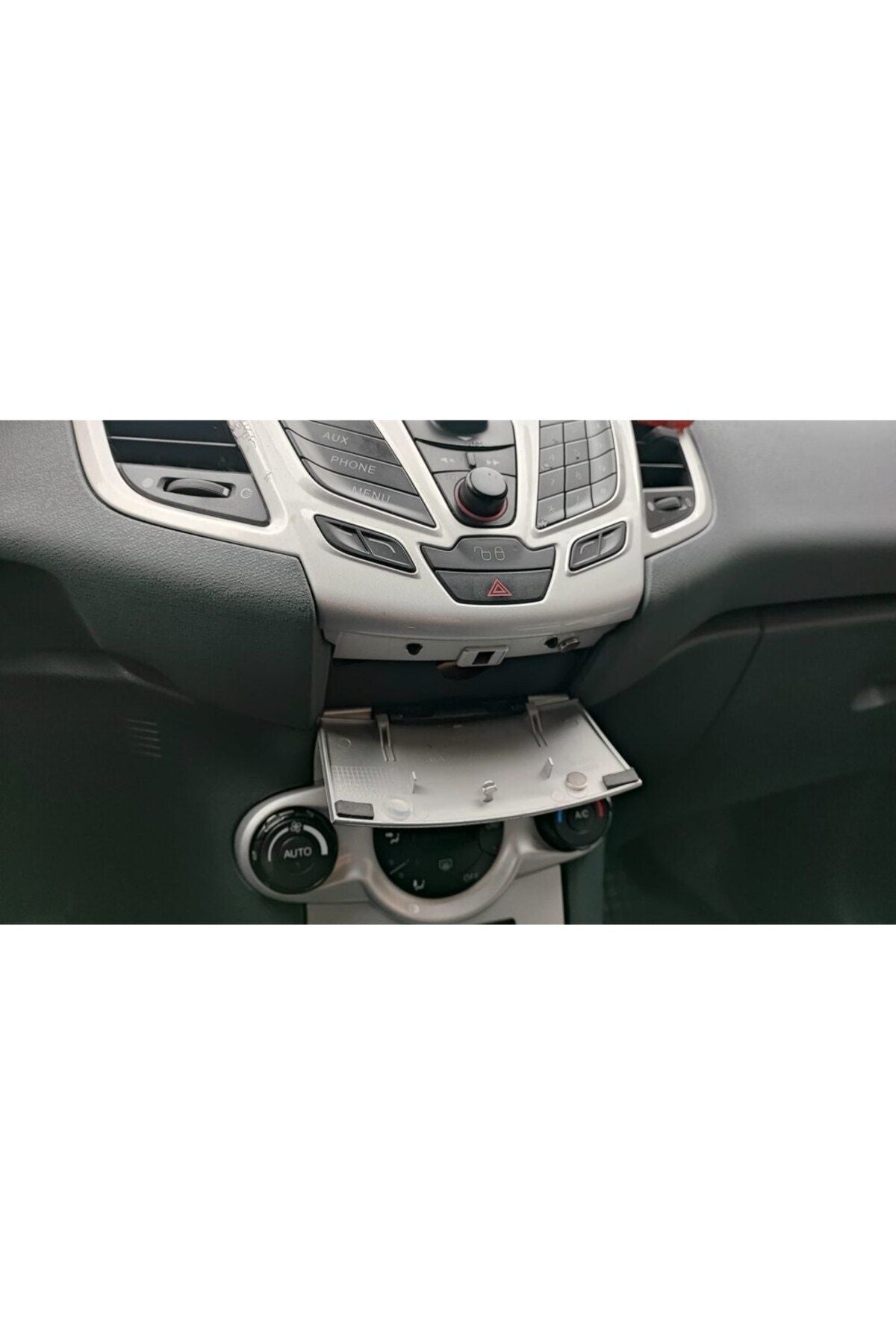 Ford Fiesta 09-12 Kompatibler Materialbehälter