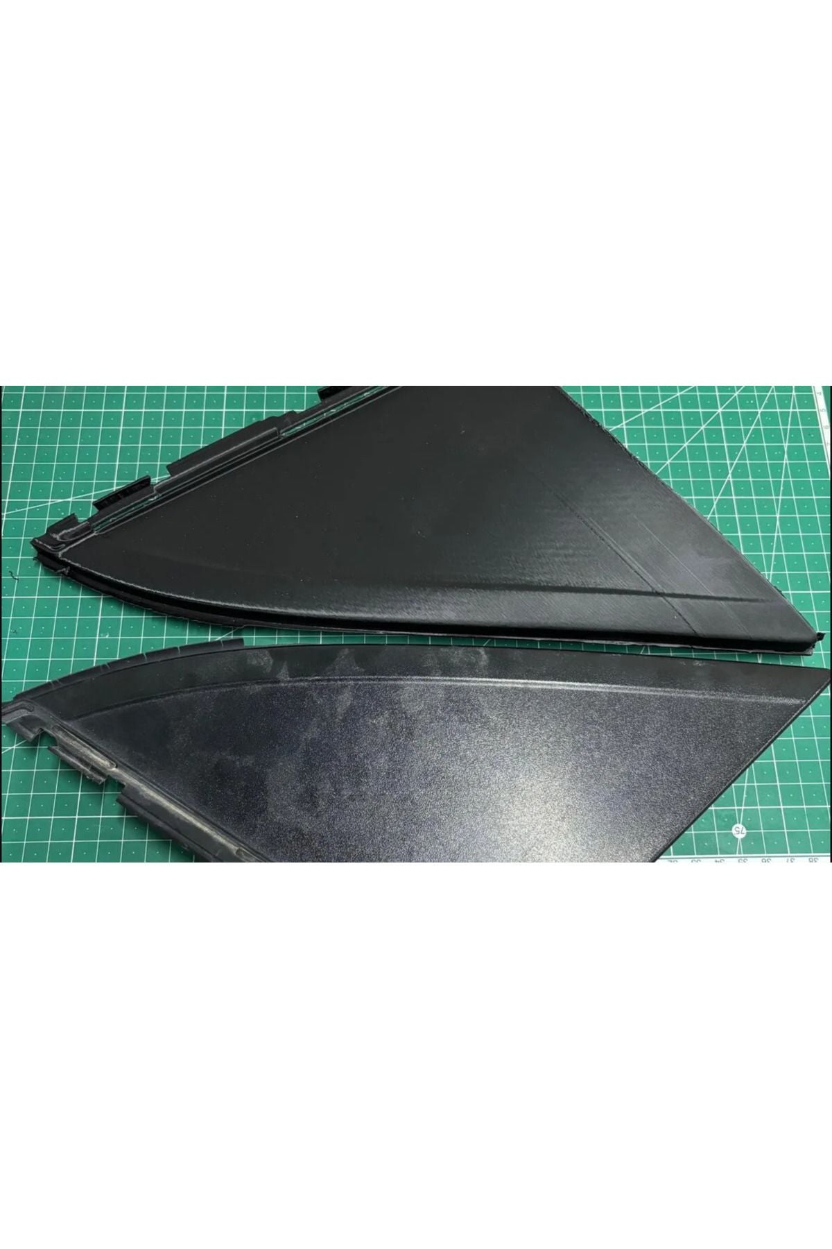 Ford Kuga mirror triangle