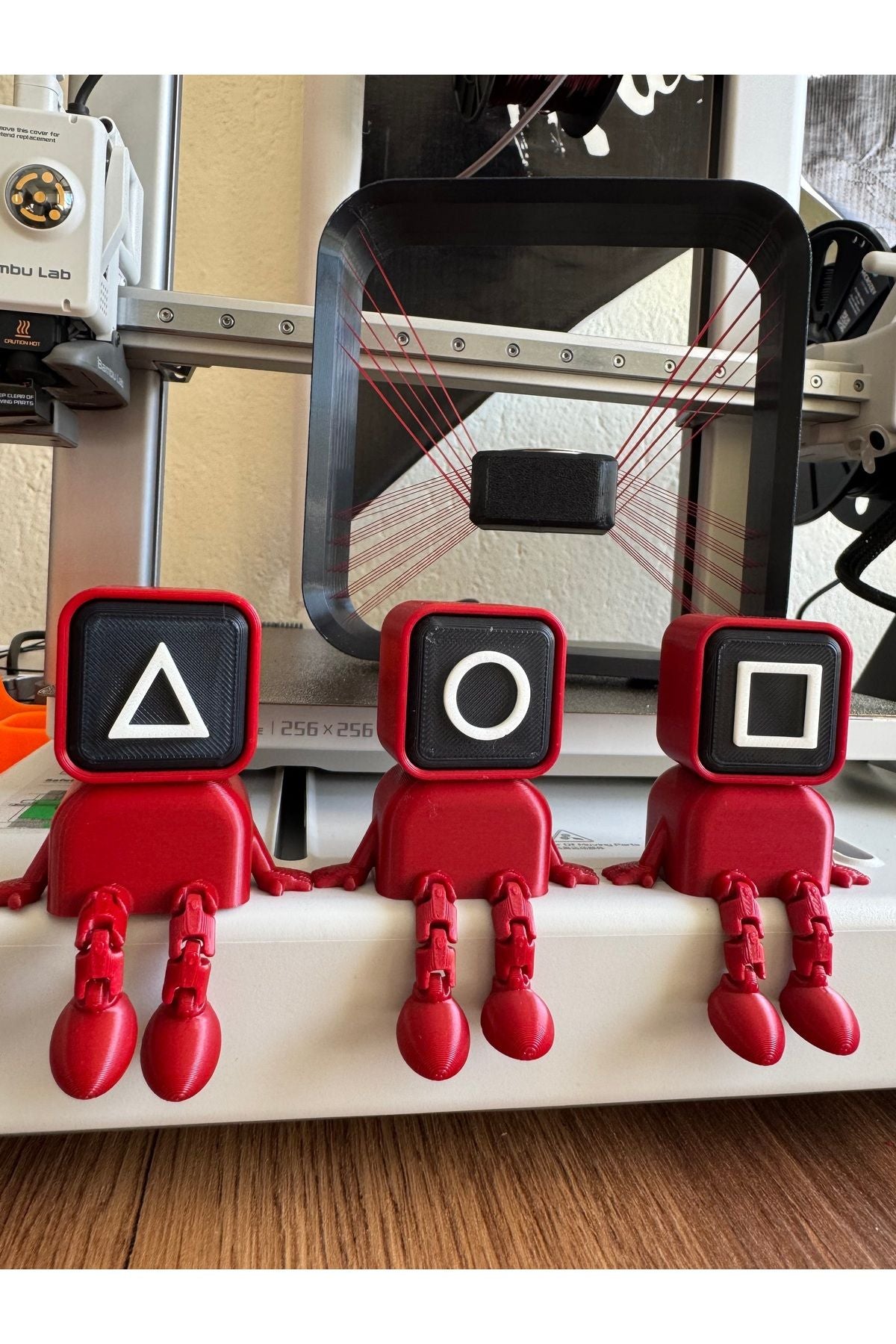 Squid Game 3-teiliger Sitzfigur-3D-Druck