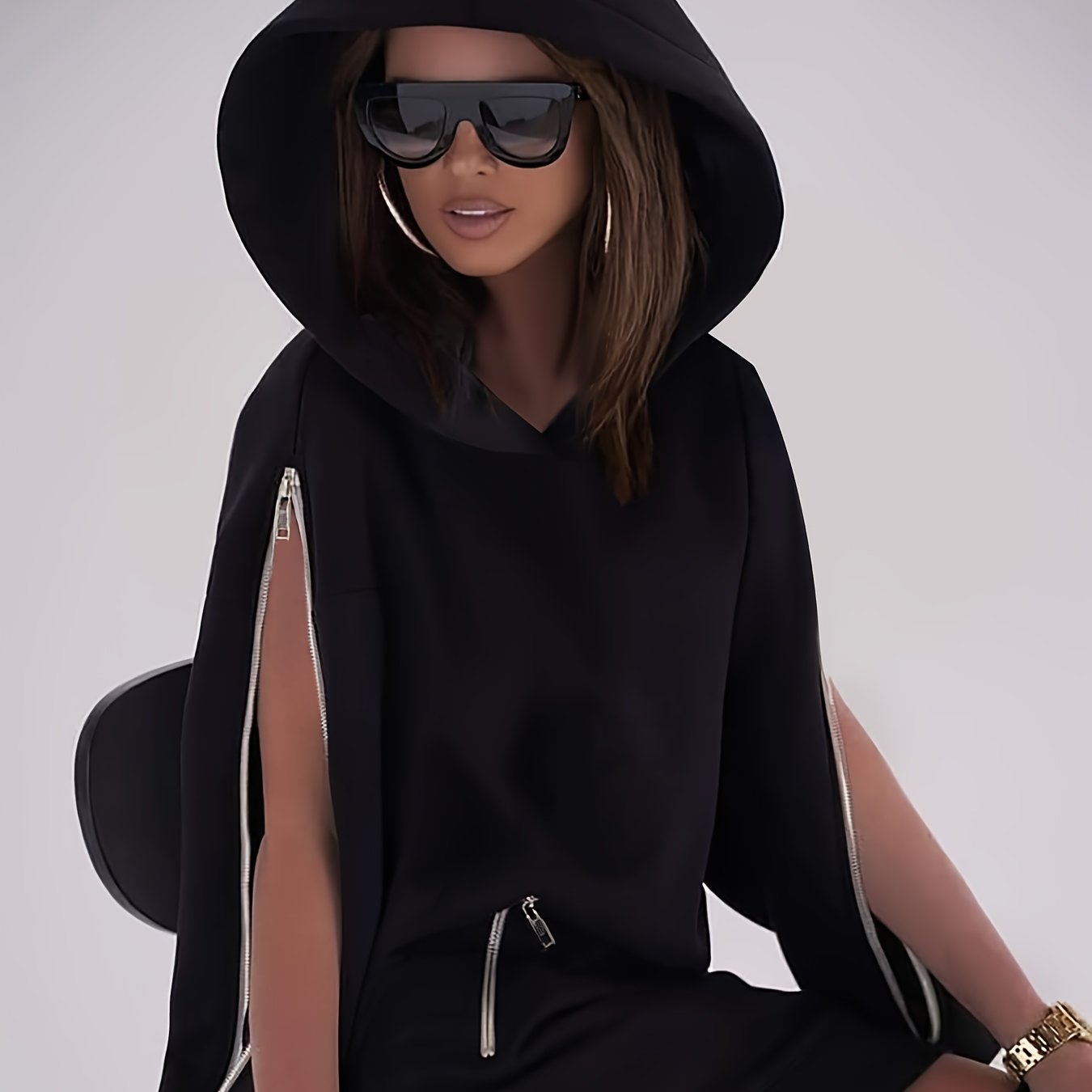 Plus Size Hooded Sweatshirt with Zipper and Pocket Details in Black