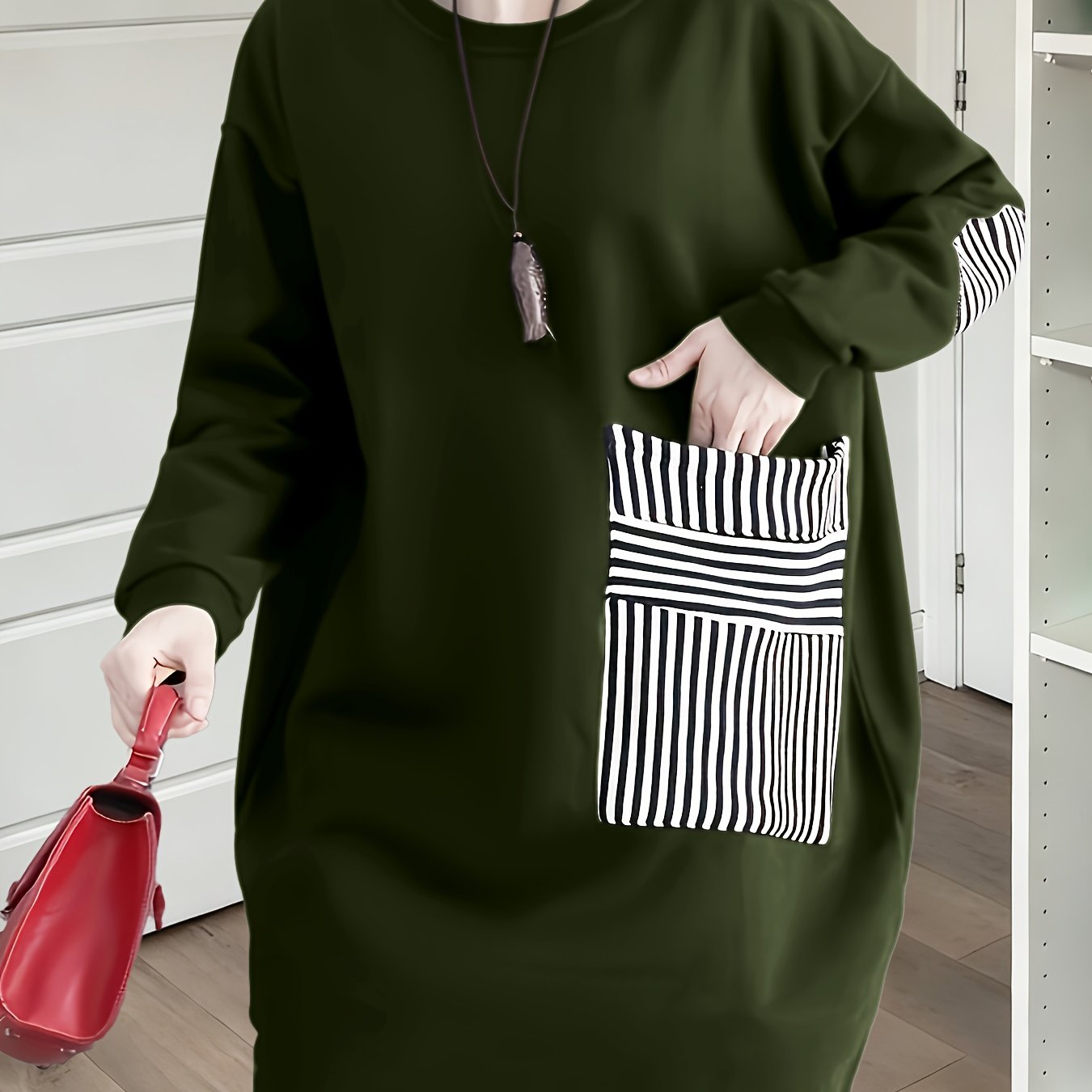 Plus Size Women’s Sweatshirt with Asymmetrical Pocket, Contrast Color Accents, Loose Fit, Cuffed O‑Ring