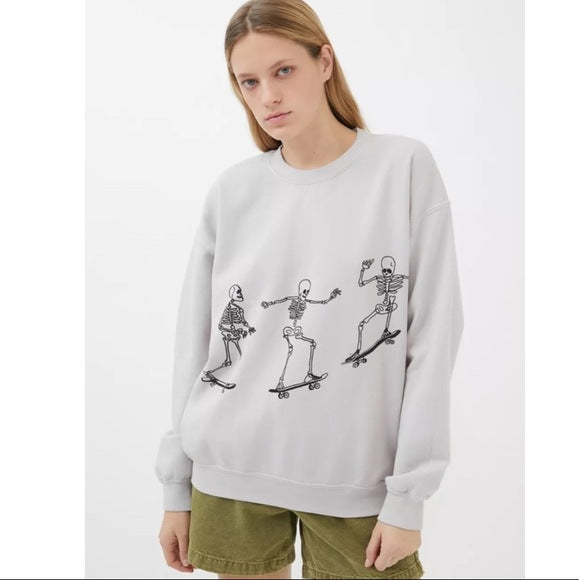 Women's Skull Skateboard Graphic Loose Long Sleeve Sweatshirt