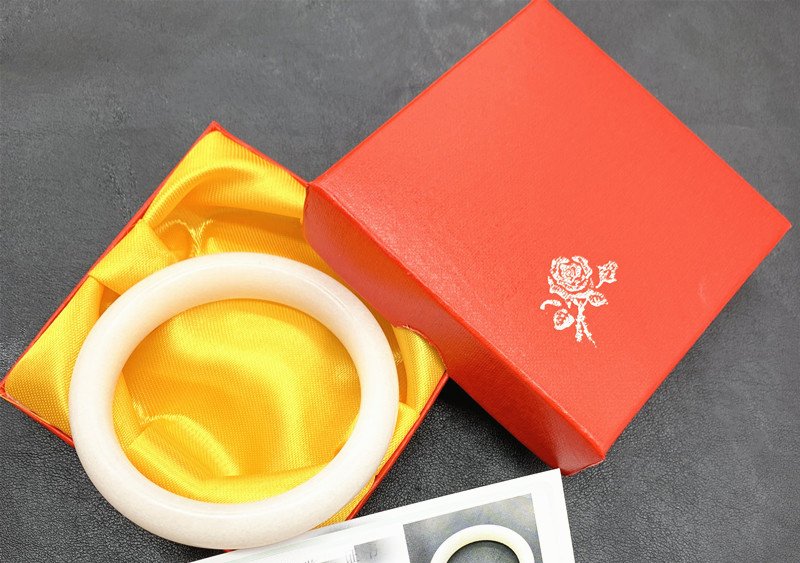 Luxury White Jade Bangle