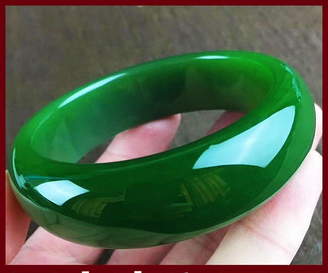 Elegant Jade Bangle