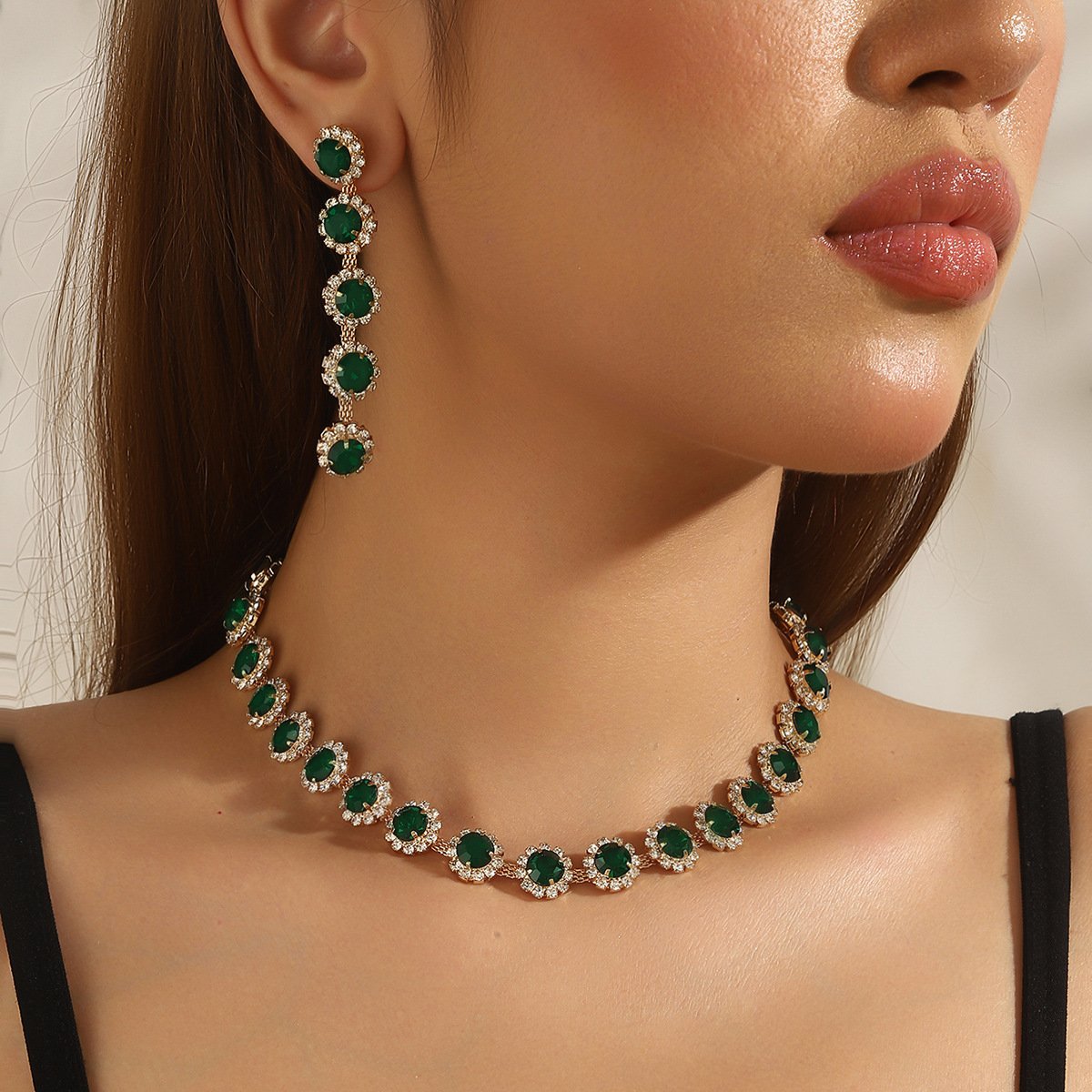 Retro Chic Necklace