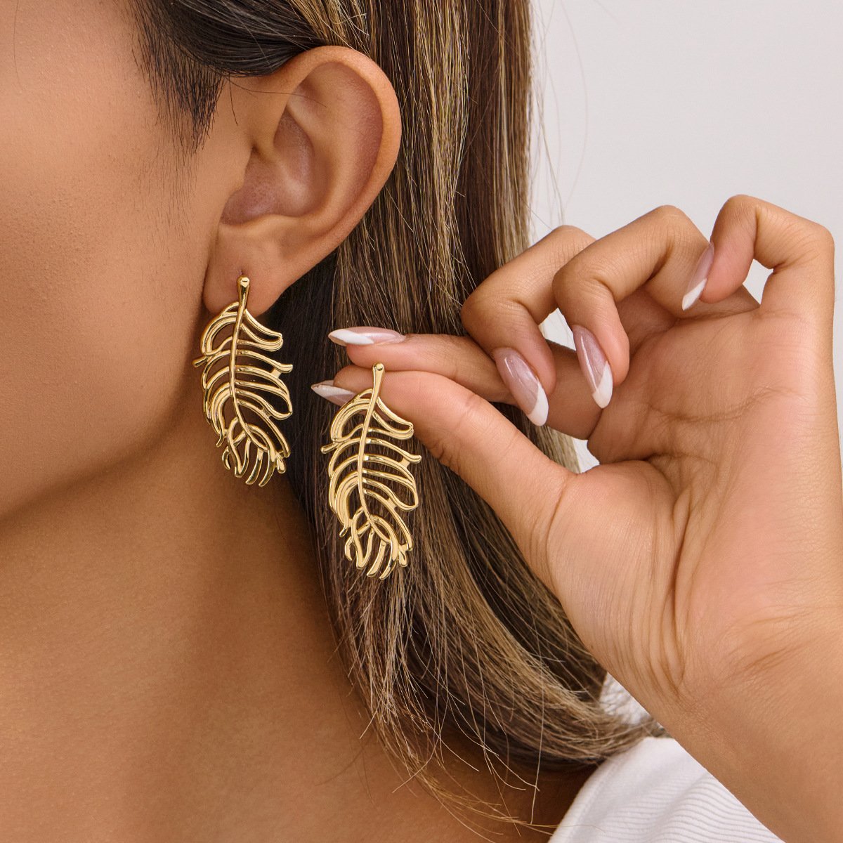 Elegant Leaf Earrings for Women - Luxury Fashion Statement