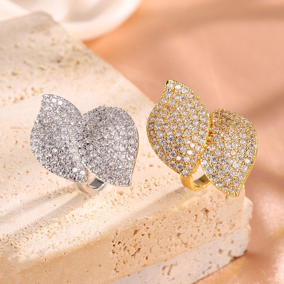 Stunning Adjustable Cubic Zirconia Ring in Gold Plated