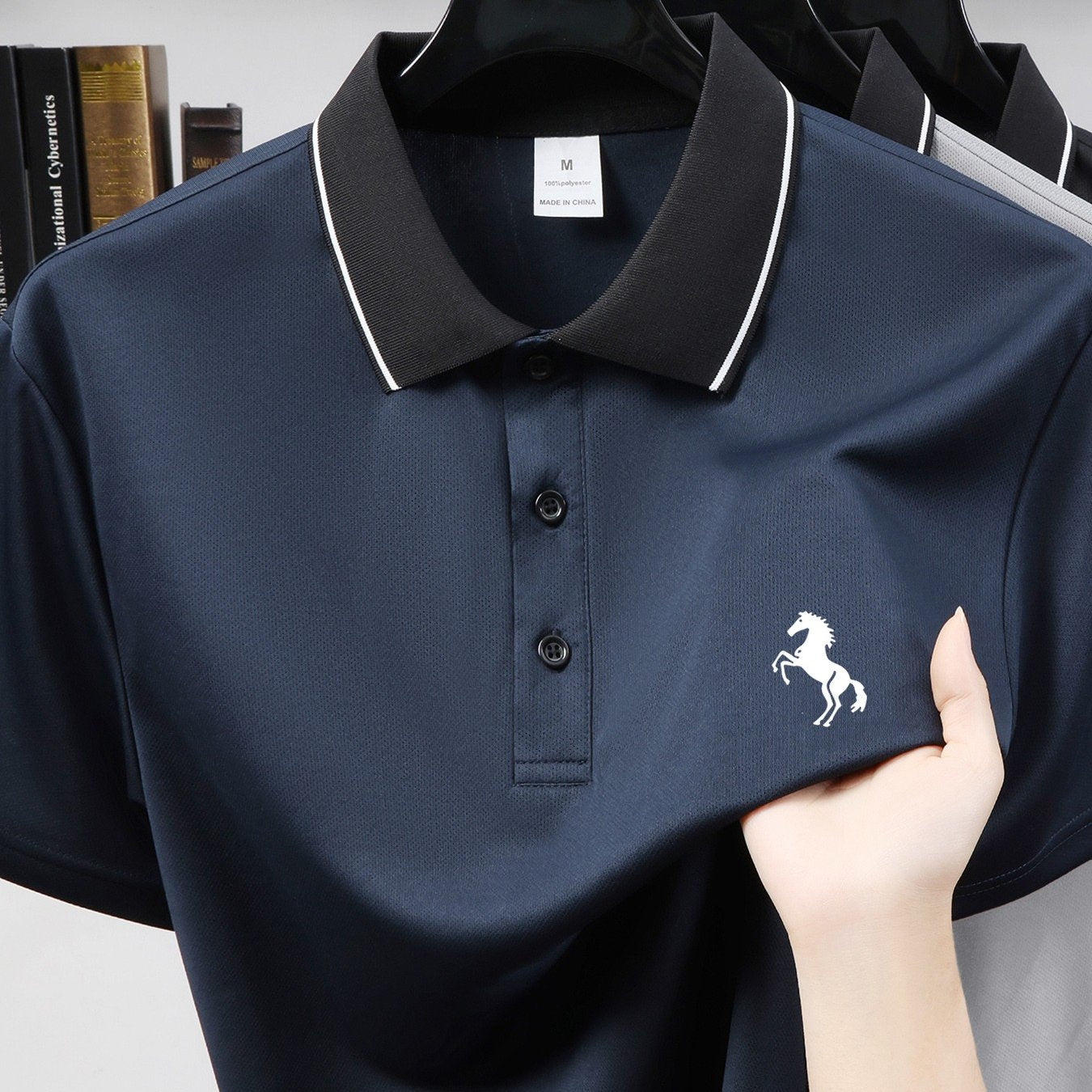 Men's Business Casual Short Sleeve Collared Shirt with Embroidered Prancing Horse Design