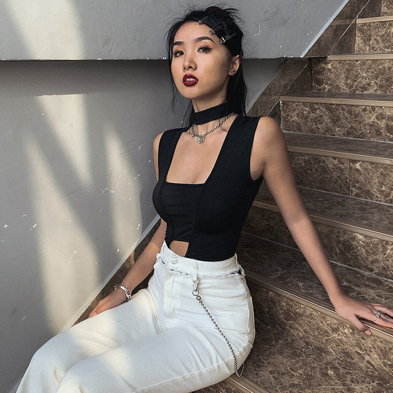 Hollow sleeveless round neck triangle jumpsuit
