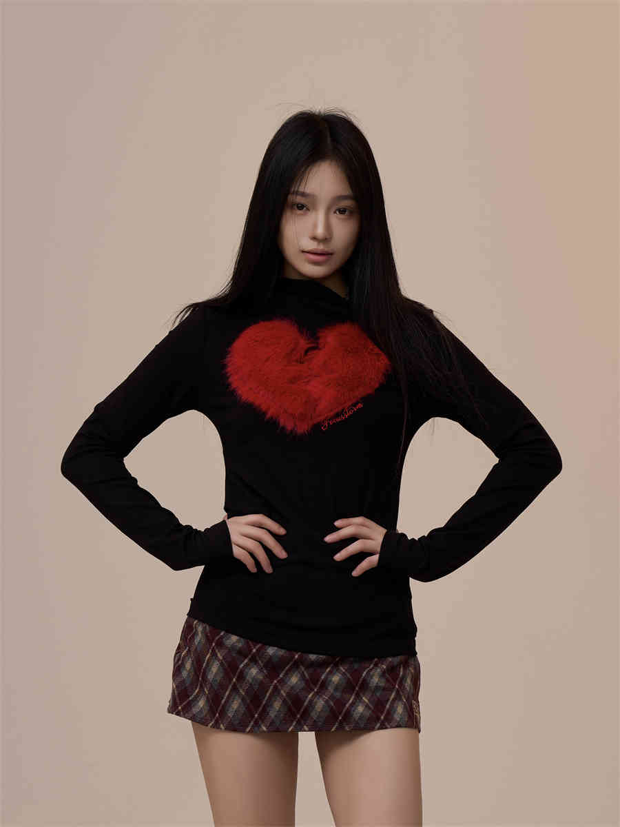 Women's Creative Heart Long-sleeved T-shirt Loose Retro Slim-fit Top