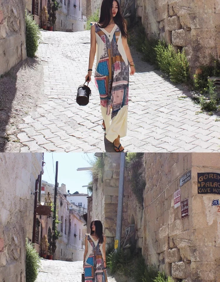 Chic V-Neck Loose Holiday Print Jumpsuit