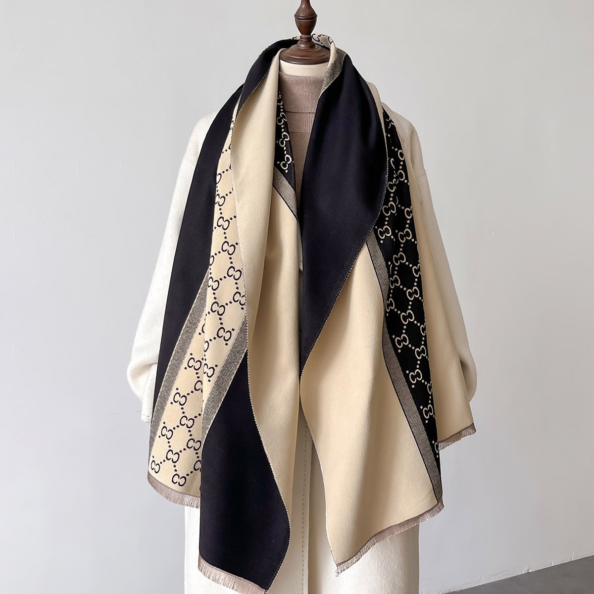 Warm Contrast Color Cashmere Scarf for Women