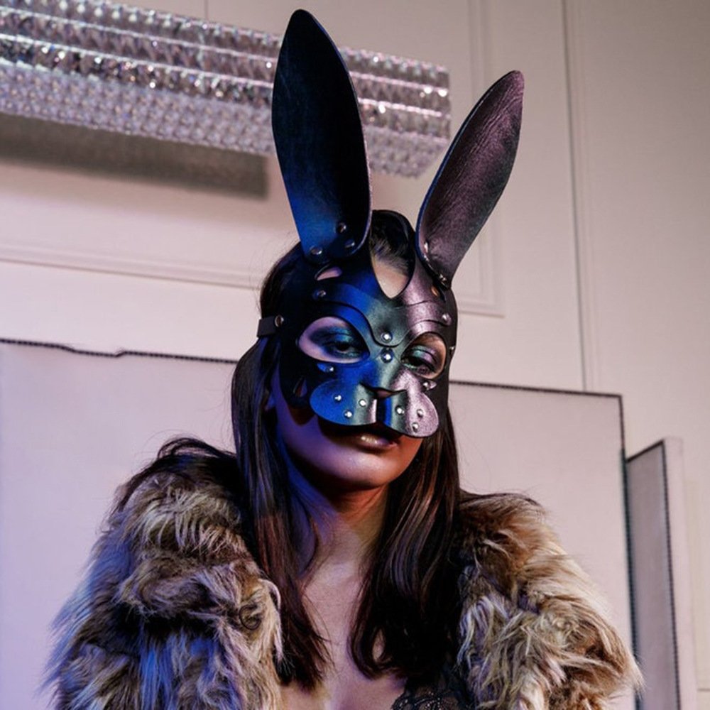 Minimalist Leather Face Mask for Women