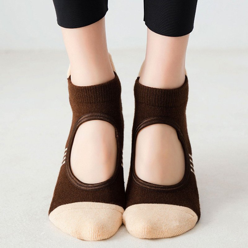 Comfortable Yoga Socks for Fitness and Pilates