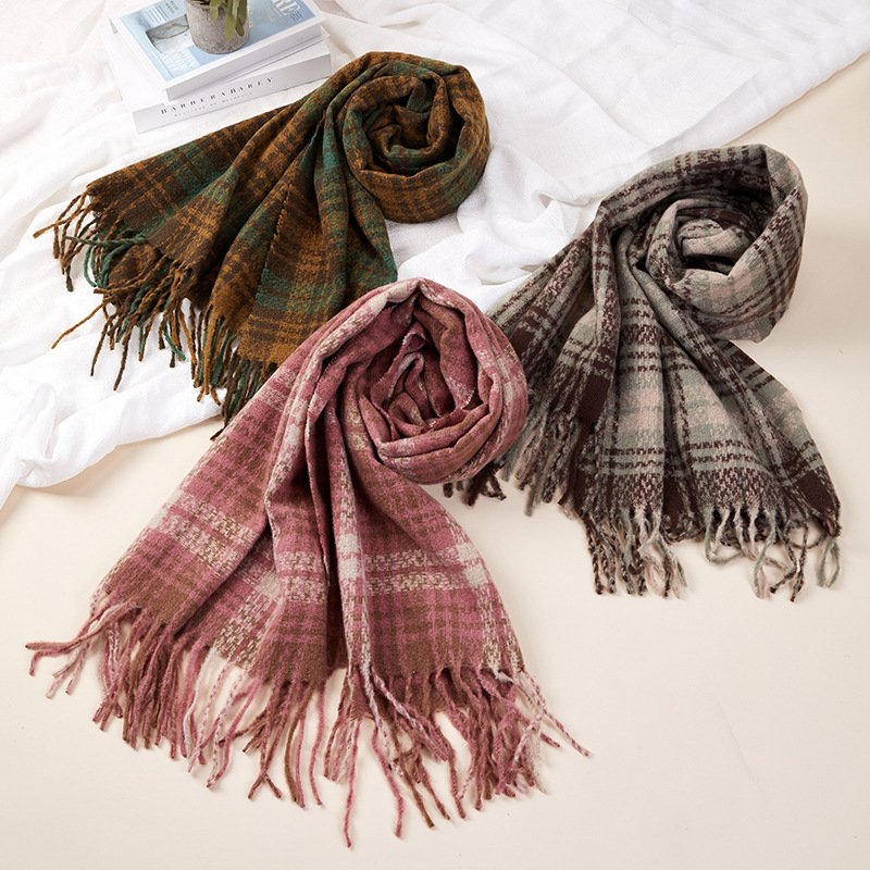 Cozy Plaid Scarf for Winter - Soft & Warm