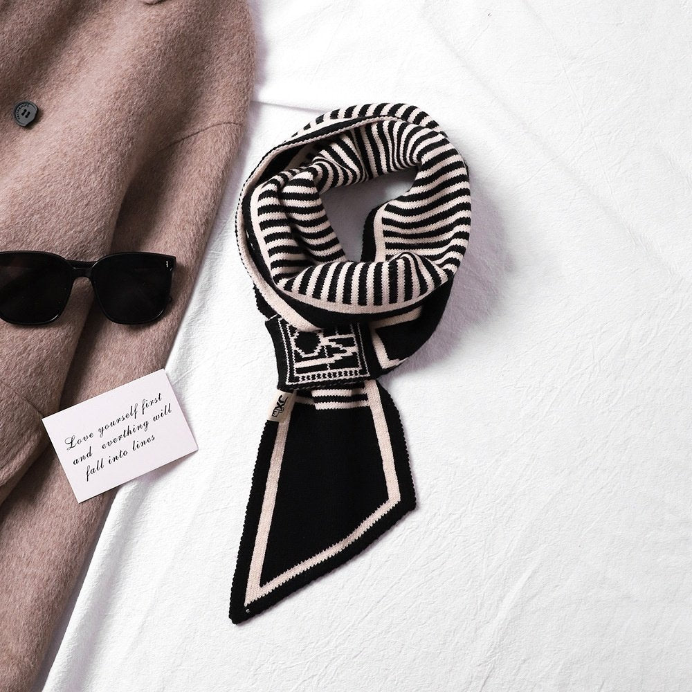Stay Warm & Stylish with Houndstooth Knitted Scarf
