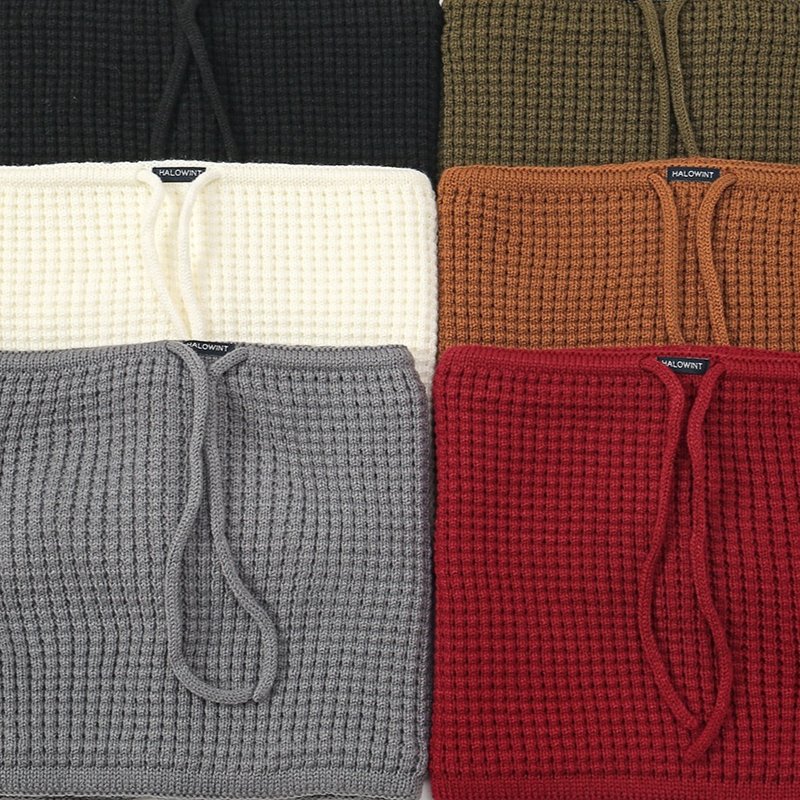 Stay Warm in Style with Adjustable Knitted Scarf